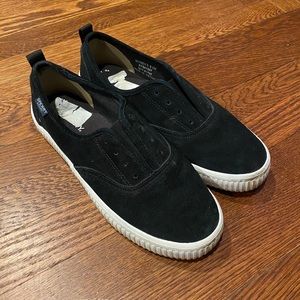 Laceless Sperry Suede Sneaker